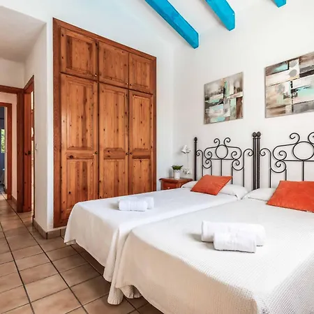 Villa Laura 245 *