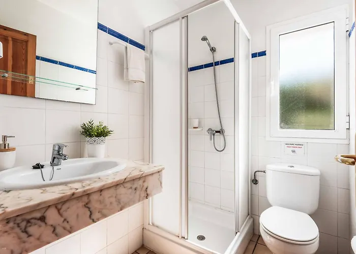 Laura 245 וילה אלאיור