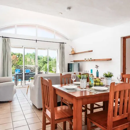 Laura 245 Villa Alaior